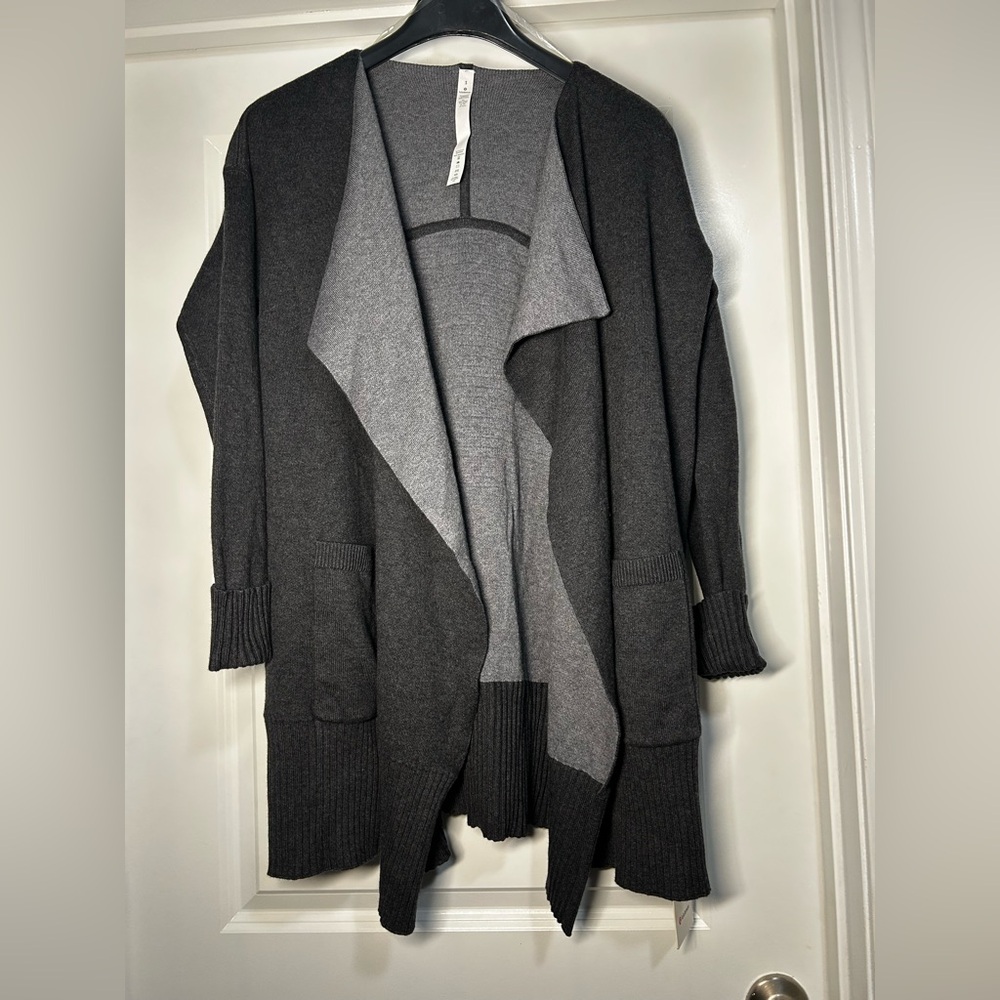 Lululemon Still Lotus Wrap *Reversible Heathered Black / Heathered Titanium